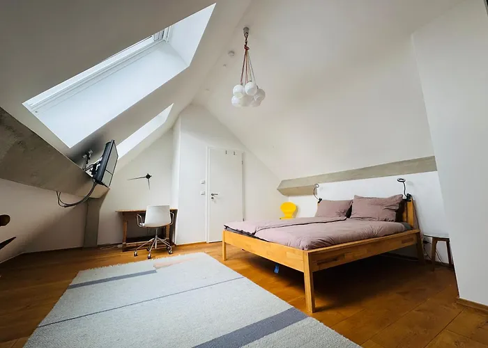 Exklusives Penthouse Im Ehemaligen Bunker *